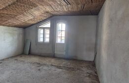 Casă spațioasă de vânzare — Calea Moldovei, zonă rezidențială