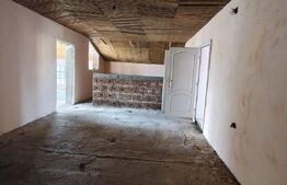 Casă spațioasă de vânzare — Calea Moldovei, zonă rezidențială