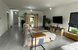 Casă modernă pe parter, 120 mp utili, teren 9 arii – complet mobilată