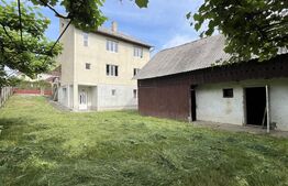 Casa pe 3 nivele si 13 arii teren 