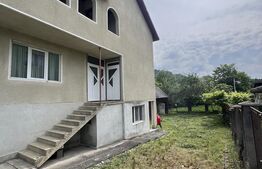Casa pe 3 nivele si 13 arii teren 