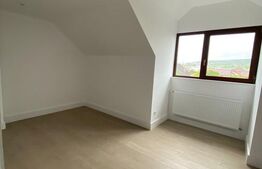 Apartament la casă, construcție nouă – 65 mp utili, boxă + pod, zona Hard Med