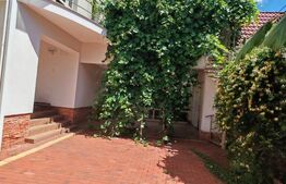 Casă de vânzare, 5 camere, 280 mp - Ultracentral, Bistrița