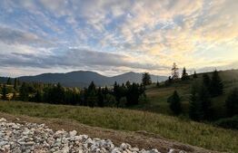 Teren de vânzare la Piatra Fântânele