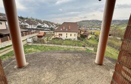 Casa la rosu in zona Valea Ghinzii, cu 900 mp de teren intravilan
