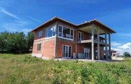 Vilă exclusivistă cu panoramă spectaculoasă și proiect de design interior