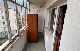 Garsonieră practică, mobilată și bine compartimentată