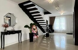 Duplex ultrafinisat de Lux, 230 mp, zona La Soare