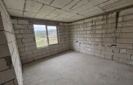 Casă la roșu, 110 mp, cu teren de 7 ari – Josenii Bârgăului