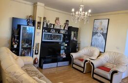 Apartament de vanzare, 4 camere, cu parcare inclusa, Zona de Jos