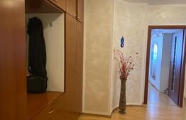 Apartament de vanzare, 4 camere, cu parcare inclusa, Zona de Jos