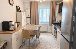 Apartament 3 camere - etaj intermediar - zona Decebal
