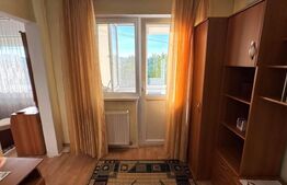 Apartament cu doua camere, etaj 3, zona Decebal