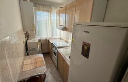 Apartament cu doua camere, etaj 3, zona Decebal