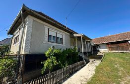  Casă cu teren de 5.049 mp și anexe, Galații Bistriței