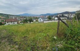 Teren 700 mp cu priveliște spre oraș, disponibil și parcelat, Bistrita