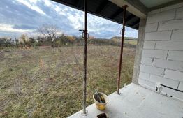 Casa de vanzare , zona Uriu, teren de 30 arii