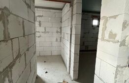 Casa de vanzare , zona Uriu, teren de 30 arii
