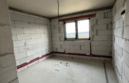 Casa de vanzare , zona Uriu, teren de 30 arii