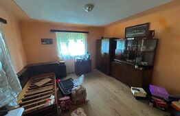 COMISION 0%. Casa cu 17 ari de teren in centrul comunei CHIUZA