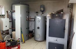 Clădire comercială, 318 mp, teren 12 ari, zona Mariselu