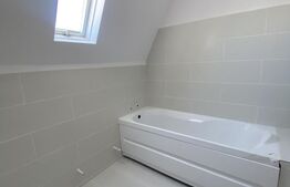 Apartament de vanzare, 8 camere, 150 mp, zona Centrala