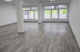Spatiu comercial, 3 birouri, 220 mp, zona Mall Bistrita
