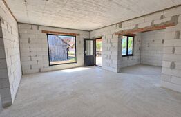 Casa de vanzare, 111 mp, 800 mp de teren, zona Chintelnic