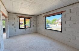 Casa de vanzare, 111 mp, 800 mp de teren, zona Chintelnic