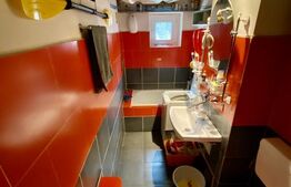 Garsonieră decomandată 30 mp, etaj intermediar cu boxa la subsol. Zona Sens.