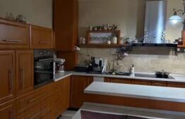 Casă de vânzare, 360 mp, zona Sud-Vest
