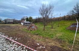 Teren intravilan la intrare in Ghinda