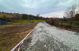 Teren intravilan la intrare in Ghinda