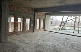 Casă spațioasă cu potențial imens – în inima orașului!