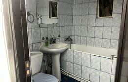Apartament  decomandat de 3 camere, 65 mp,  etaj 3, zona Imparat Traian