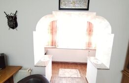 Apartament de 2 camere, 56 mp utili+ boxa, ultrafinisat, zona Centrala