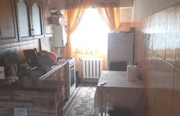 Apartament cu  3 camere, etaj 3, semidecomandat, 63 mp, zona Garii