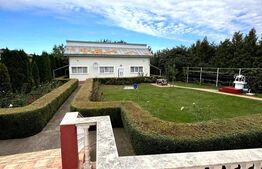 Vilă cu demisol și 2 etaje, nefinalizată, pe teren de aproape 3.000 mp