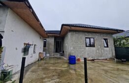 Casă semifinisată situată central în municipiul Dorohoi