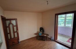  Casă cu mansardă renovabilă situată central în municipiul Dorohoi.