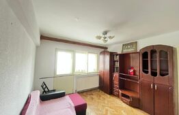 Apartament de 3 camere, etaj 3, zona Primaverii