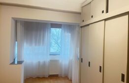 Vanzare apartament de 3 camere, etaj 3, decomandat zona Primaverii