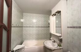 Vanzare apartament de 3 camere, etaj 3, decomandat zona Primaverii