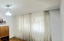 Vanzare apartament de 3 camere, etaj 3, decomandat zona Primaverii