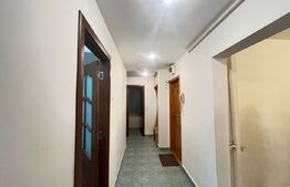 Vanzare apartament de 3 camere, etaj 3, decomandat zona Primaverii
