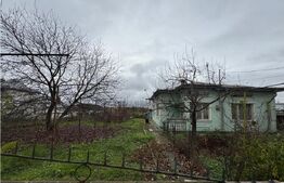 Casa batraneasca cu teren intravilan Bucecea