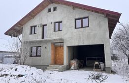 Casă la gri cu teren 1000mp cu priveliște superbă - Iazul Luizoaia