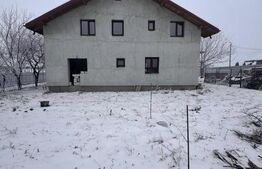 Casă la gri cu teren 1000mp cu priveliște superbă - Iazul Luizoaia