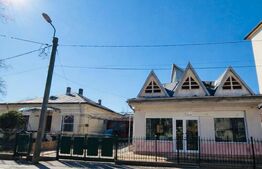 Casă din cărămidă + spațiu comercial, teren 900 mp, Botosani