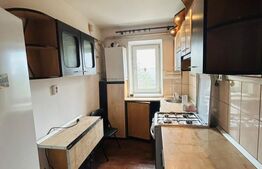 Apartament cu 3 camere si garaj, semidecomandat, Botosani